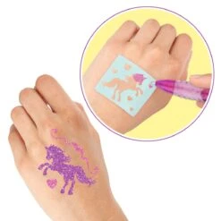 Depesche 11713 Ylvi And The Minimoomis Tattoo Glitzer Gelstifte + Schablonen -Nici Günstiges Plüsch Geschäft 0011713 0011713 11713 4 image zoom