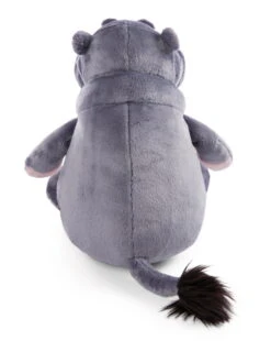 Nici 47980 Nilpferd DJ Nilbert 135cm Sitzend Plüsch Wild Friends GREEN -Nici Günstiges Plüsch Geschäft 47975 03 ZA Frei vorl 1633x2048 1